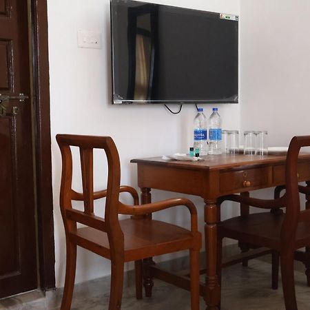 La Villa Marseille Puducherry Buitenkant foto
