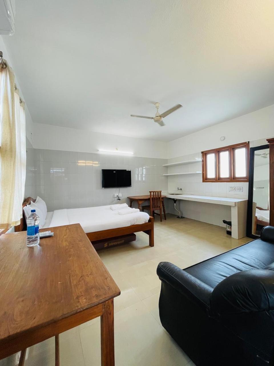 La Villa Marseille Puducherry Buitenkant foto