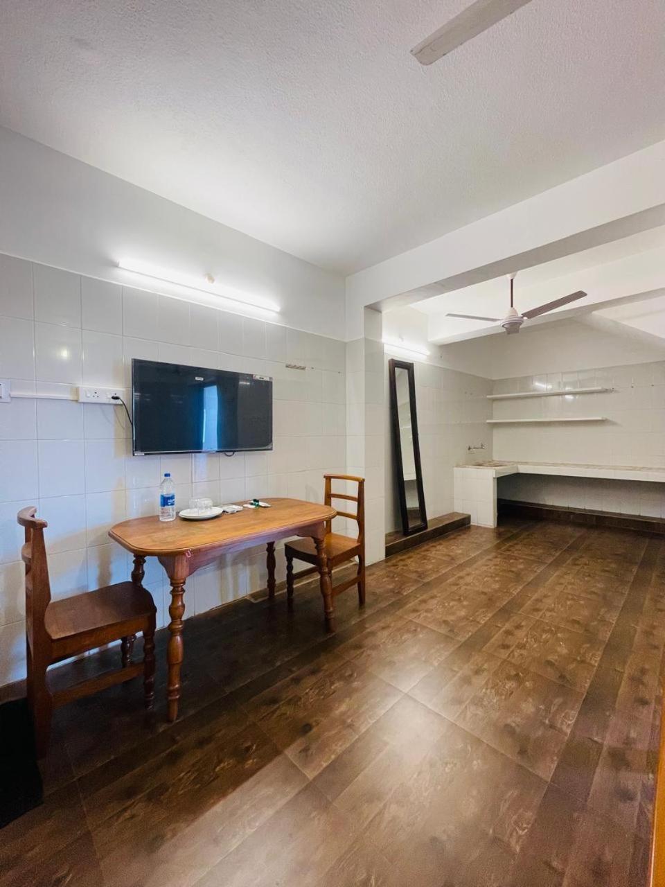 La Villa Marseille Puducherry Buitenkant foto